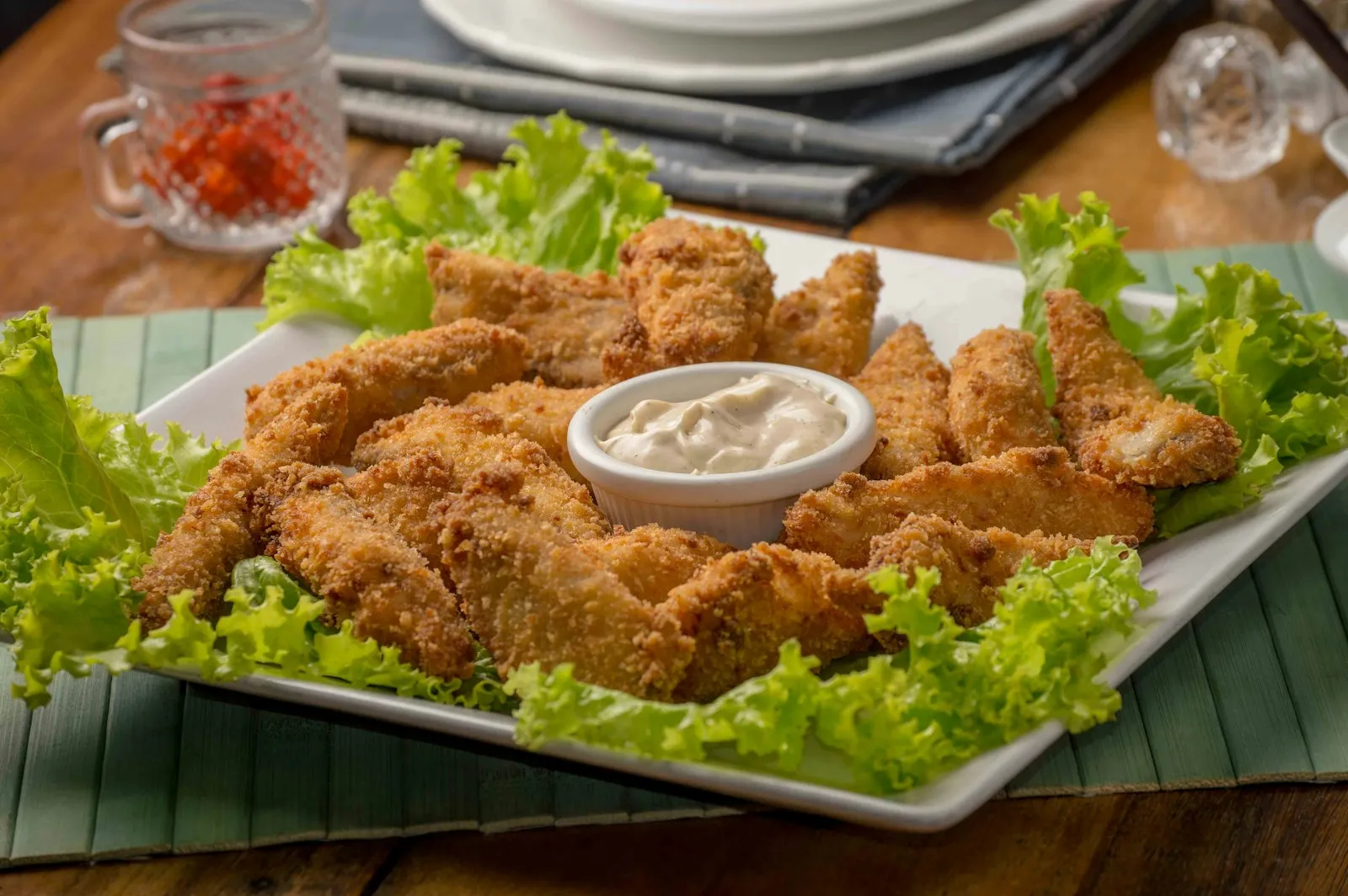 Tiras de pollo crujientes rebozadas