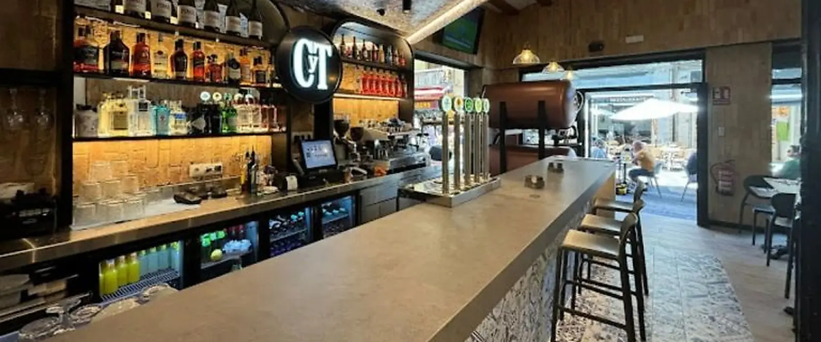 Barra de Cañas y Tapas, Valencia
